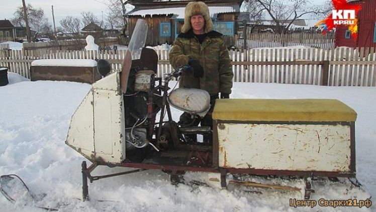 Алтайский сварщик собрал снегоход из старого холодильника